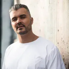 Ascolta Igor Carmo, guarda video musicali, leggi la biografia, vedi le date del tour & altro!