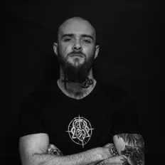 Escucha a Al Zaïr, mira vídeos musicales, lee la biografía, consulta fechas de giras y mucho más.