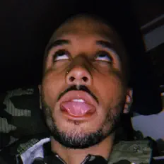 JoshYoungを聴いたり、ミュージックビデオを鑑賞したり、経歴やツアー日程などを確認したりしましょう！