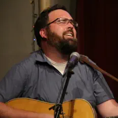 Ouça Chris Titchner, assista a videoclipes, leia a biografia, veja as datas das turnês e mais!