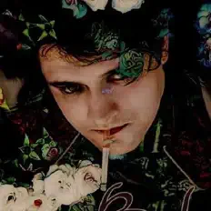 Ouve Badweekend, vê vídeos de música, lê a biografia, vê as datas da digressão e muito mais!