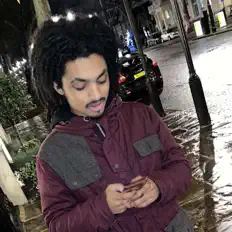 AIDANを聴いたり、ミュージックビデオを鑑賞したり、経歴やツアー日程などを確認したりしましょう！