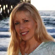 聆聽 BflyLadyDi、觀看音樂影片、閱讀小傳、查看巡演日期等！