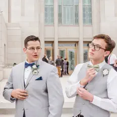 Écoutez Haxon Peeps, regardez des vidéoclips, lisez la biographie, consultez les dates de tournée et plus encore !