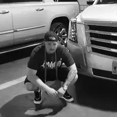 Escucha a Schurl, mira videos musicales, lee su biografía, consulta las fechas de las gira y más.