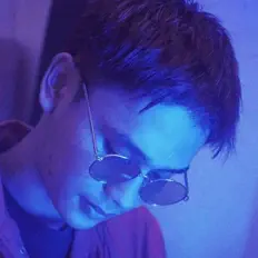 聆聽 MikeSickFlow、觀看音樂影片、閱讀小傳、查看巡演日期等！