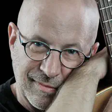 收听 Gary Weiner、观看音乐视频、阅读小传、查看巡演日期等 ！