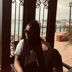 Sydney Bee सुनें, म्यूज़िक वीडियो देखें, बायो पढ़ें, दौरे की तारीखें और बहुत कुछ देखें!