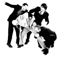 Ascolta undefined, guarda video musicali, leggi la biografia, vedi le date del tour & altro!