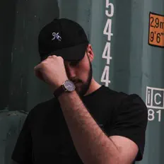 Ranjo सुनें, म्यूज़िक वीडियो देखें, बायो पढ़ें, दौरे की तारीखें और बहुत कुछ देखें!