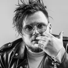 Escucha a Royce, mira videos musicales, lee su biografía, consulta las fechas de las gira y más.