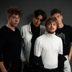 Hör dir Halfway Serious an, schau dir Musikvideos an, lies die Biografie, finde Tourdaten und mehr!