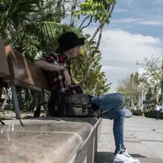 Hör dir Lucius Blue an, schau dir Musikvideos an, lies die Biografie, finde Tourdaten und mehr!