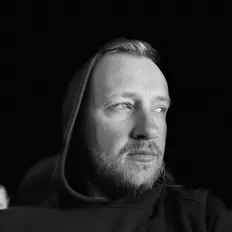 Poslechněte si interpreta Luke Tolosan, sledujte hudební videa, přečtěte si životopis, podívejte se na data turné a další informace.