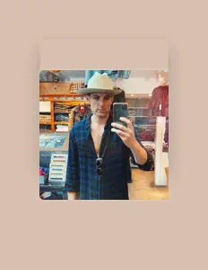 Listen to Zak Resnick, watch music videos, read bio, see tour dates & more!