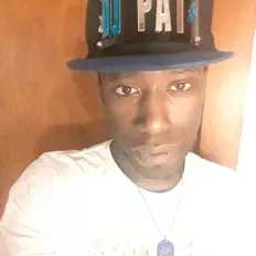 Ouve Dj Pat, vê vídeos de música, lê a biografia, vê as datas da digressão e muito mais!