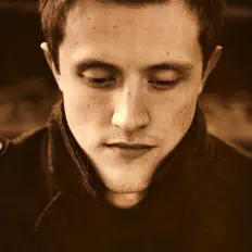 Posłuchaj wykonawcy Ethan Jay, obejrzyj teledyski, przeczytaj biografię, zobacz daty tras koncertowych i nie tylko!