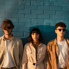 Ouça The Hunting Birds, assista a videoclipes, leia a biografia, veja as datas das turnês e mais!