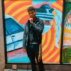 聆聽 Mar Cus、觀看音樂影片、閱讀小傳、查看巡演日期等！