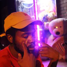 Ouve The Real Purple Haze, vê vídeos de música, lê a biografia, vê as datas da digressão e muito mais!