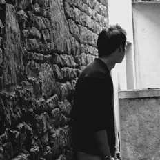 Ouve JIЯΛΥΛ, vê vídeos de música, lê a biografia, vê as datas da digressão e muito mais!