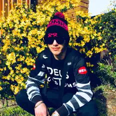 Écoutez SiR B, regardez des vidéoclips, lisez la biographie, consultez les dates de tournée et plus encore !