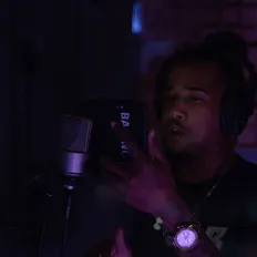 Young Tribuを聴いたり、ミュージックビデオを鑑賞したり、経歴やツアー日程などを確認したりしましょう！