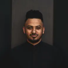 Poslechněte si interpreta Cody Meyer, sledujte hudební videa, přečtěte si životopis, podívejte se na data turné a další informace.