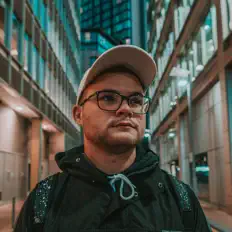 Luister naar Ryan Gallus, bekijk muziekvideo's, lees de bio, bekijk de tourdata, en meer!