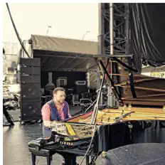 Ascolta Sorin Zlat, guarda video musicali, leggi la biografia, vedi le date del tour & altro!