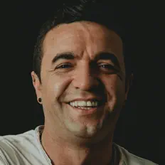 Dengarkan David Antunes, tonton video musik, baca bio, lihat tanggal tur & lainnya!