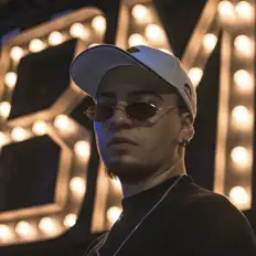 聆聽 Red Little、觀看音樂影片、閱讀小傳、查看巡演日期等！