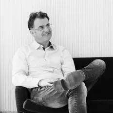Konrad Huber을(를) 듣고, 뮤직 비디오를 보고, 약력을 읽고, 투어 일정 등을 확인하세요!