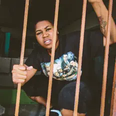 收听 Byrd NML、观看音乐视频、阅读小传、查看巡演日期等 ！