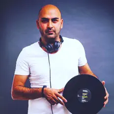 收听 Eddy Tango、观看音乐视频、阅读小传、查看巡演日期等 ！