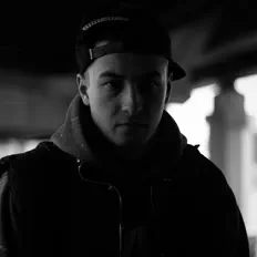 Hör dir Дима Склиф an, schau dir Musikvideos an, lies die Biografie, finde Tourdaten und mehr!