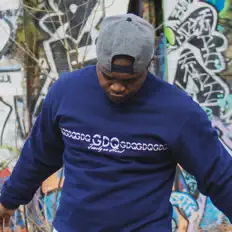 Honourrを聴いたり、ミュージックビデオを鑑賞したり、経歴やツアー日程などを確認したりしましょう！