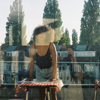 Kys Kys, rødvin & jazzcigaretter - Single