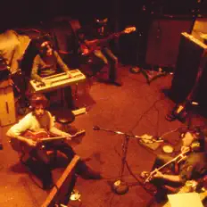 Dengarkan Manassas, tonton video musik, baca bio, lihat tanggal tur & lainnya!