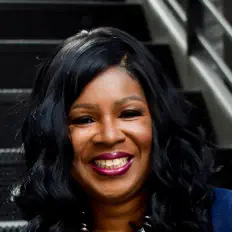 Escucha a Onell Renee, mira vídeos musicales, lee la biografía, consulta fechas de giras y mucho más.