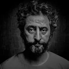 Hör dir David Heras Verde an, schau dir Musikvideos an, lies die Biografie, finde Tourdaten und mehr!