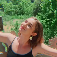 Escucha a Karlee Abrahamian, mira videos musicales, lee su biografía, consulta las fechas de las gira y más.