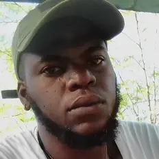 聆聽 Yaadie、觀看音樂影片、閱讀小傳、查看巡演日期等！