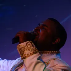 Escucha a Darren Grant, mira videos musicales, lee su biografía, consulta las fechas de las gira y más.