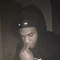 Ascolta Two-Six, guarda video musicali, leggi la biografia, vedi le date del tour & altro!