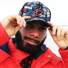 Escucha a SFROMWEST, mira videos musicales, lee su biografía, consulta las fechas de las gira y más.