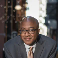 Luister naar Xavier Davis, bekijk muziekvideo's, lees de bio, bekijk de tourdata, en meer!