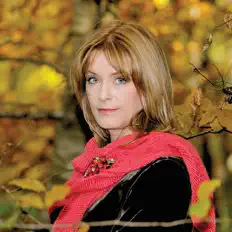 收听 Mary Dillon、观看音乐视频、阅读小传、查看巡演日期等 ！