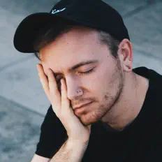 收听 Scro、观看音乐视频、阅读小传、查看巡演日期等 ！