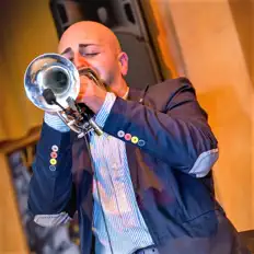 Ακούστε περιεχόμενο από Gianluca Galvani, παρακολουθήστε μουσικά βίντεο, διαβάστε το βιογραφικό, δείτε ημερομηνίες περιοδείας, και πολλά ακόμη!